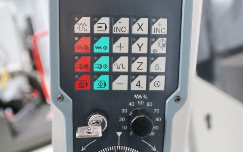 5-осьовий вертикальний обробний центр HERMLE - C 30 UP Dynamic