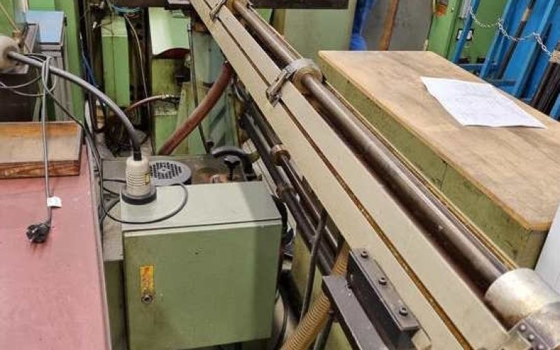 Чистовой токарный станок SPINNER BK - CNC