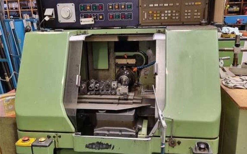 Чистовой токарный станок SPINNER BK - CNC