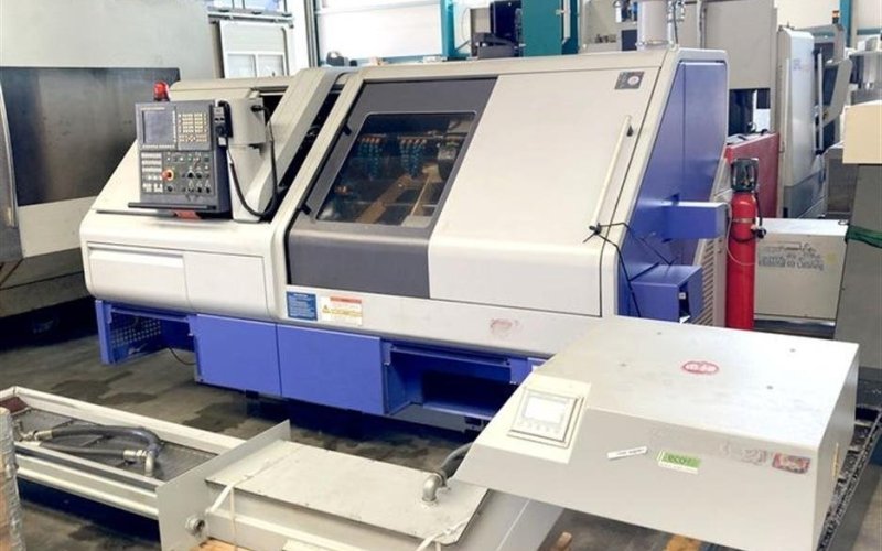 Довгий токарний верстат STAR MICRONICS ST 38