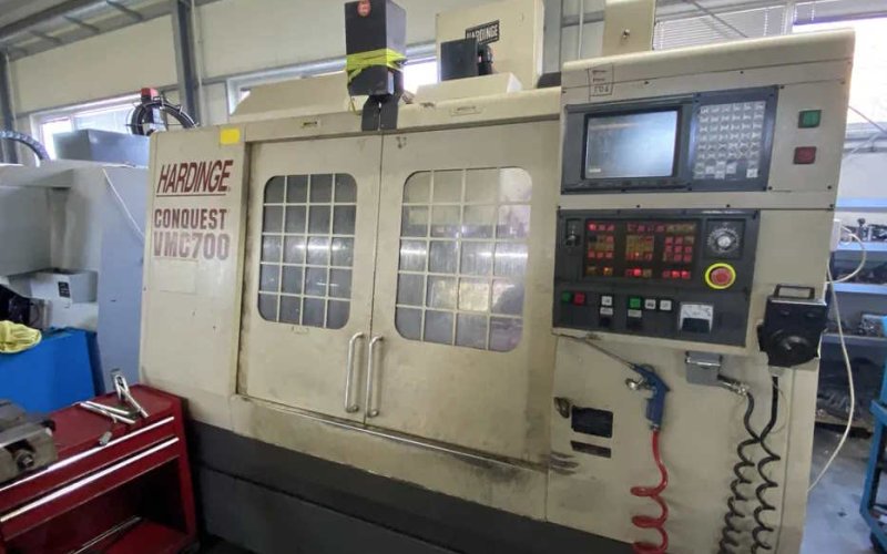 Фрезерный обрабатывающий центр HARDINGE VMC 700
