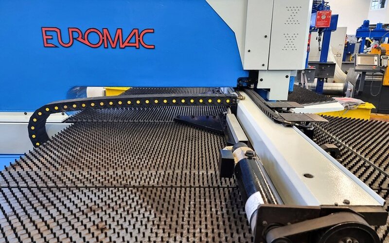 Гидравлический координатно-пробивной станок с ЧПУ EUROMAC ZX 1000/30