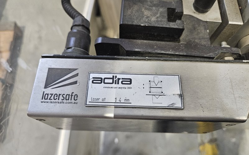 Гідравлічний листозгинальний прес ADIRA QHD-2512 PLC