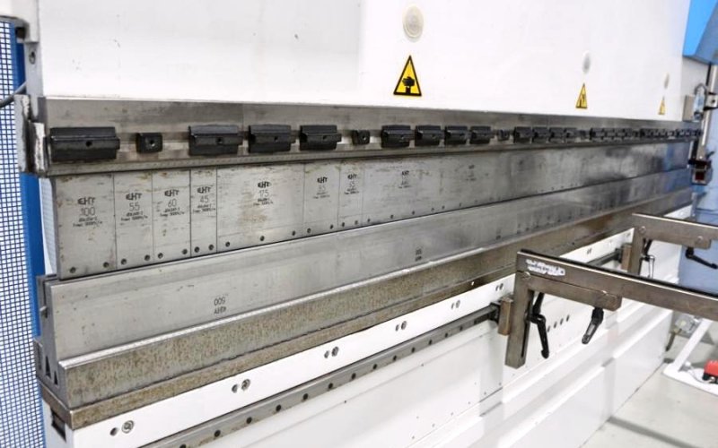 Гидравлический листогибочный пресс EHT ECOPRESS 135-30