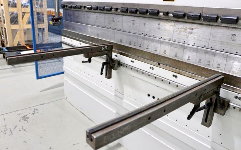 Гидравлический листогибочный пресс EHT ECOPRESS 135-30
