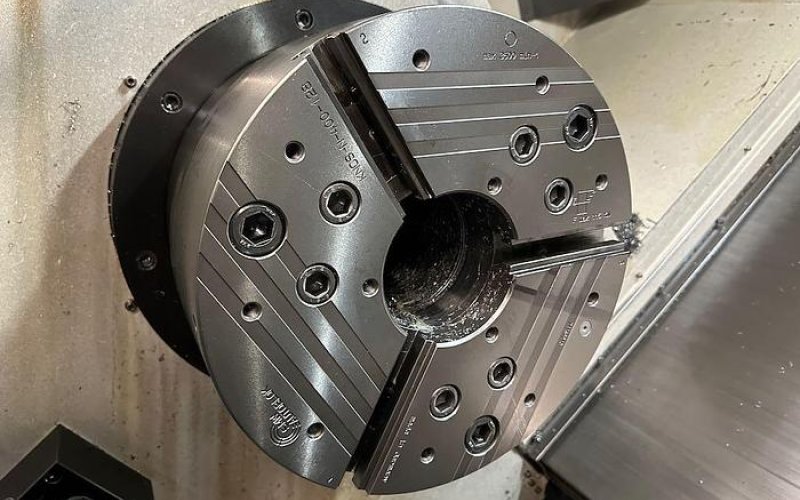 Горизонтальний токарно-фрезерний обробний центр з ЧПУ 2014 HWACHEON Hi-TECH 850L YMC