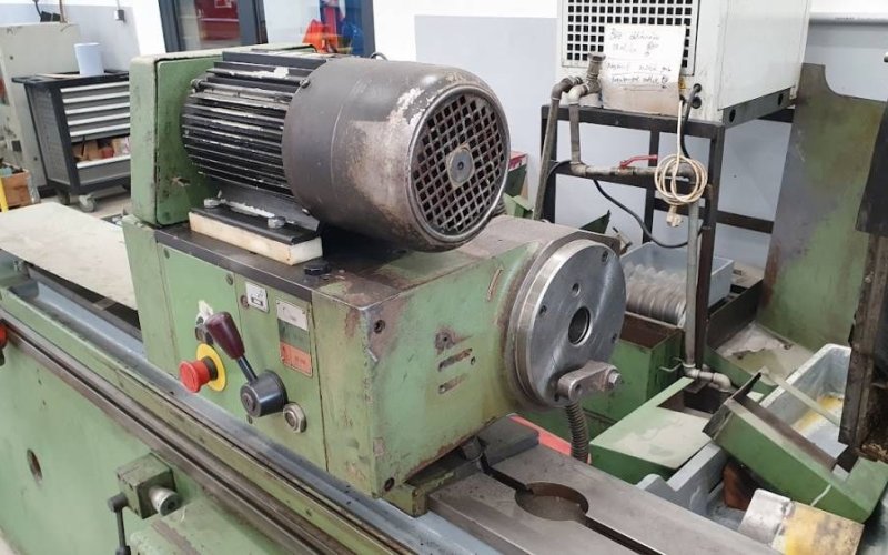 Круглошлифовальный станок TOS Hostivař  BHU 40A/1500 NC