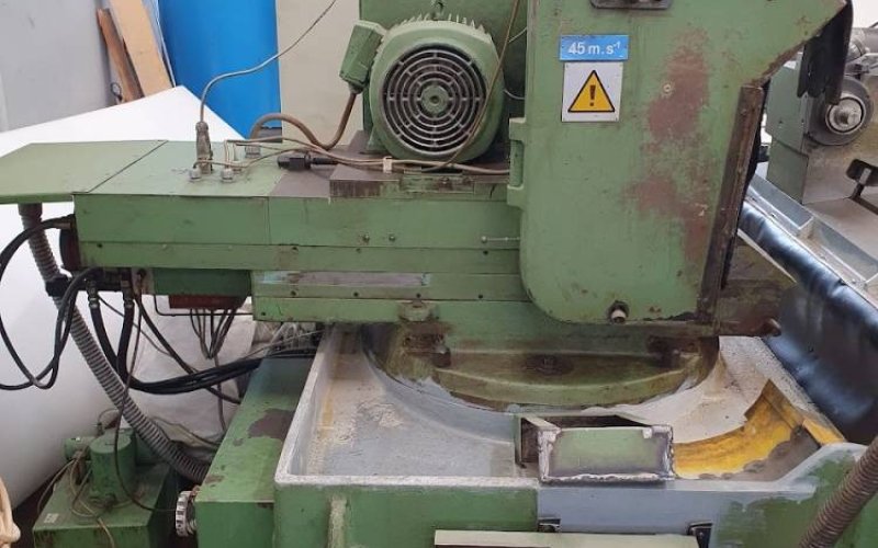 Круглошліфувальний верстат TOS Hostivař BHU 40A/1500 NC