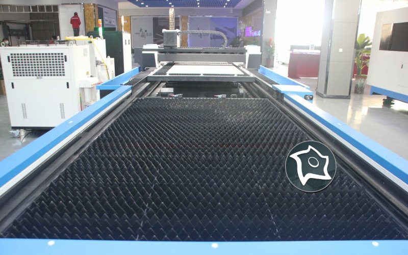 Лазер (волоконный) SENFENG SF3015A 3 кВт