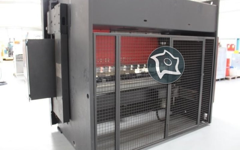 Листозгинальний гідравлічний прес з ЧПУ AMADA PROMECAM HFT 170-3