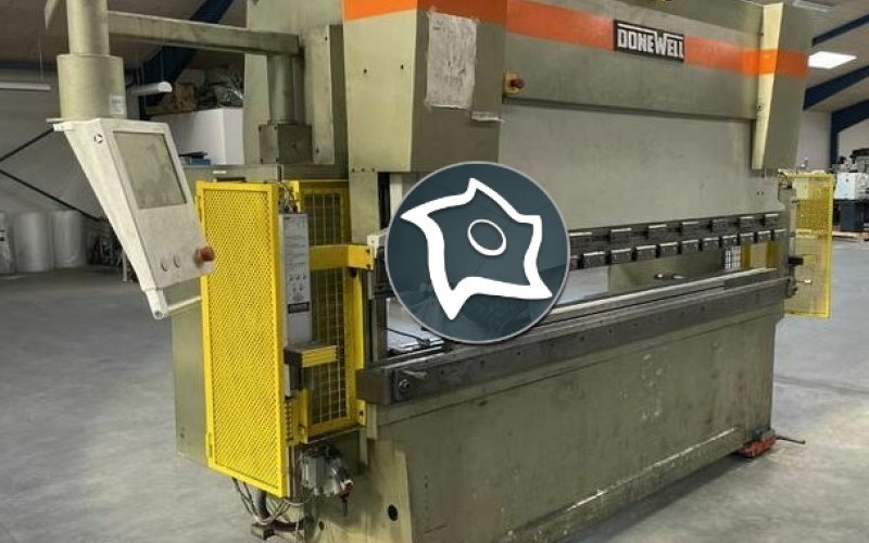 Листогибочный гидравлический пресс с ЧПУ DONEWELL 3050 x 80 to