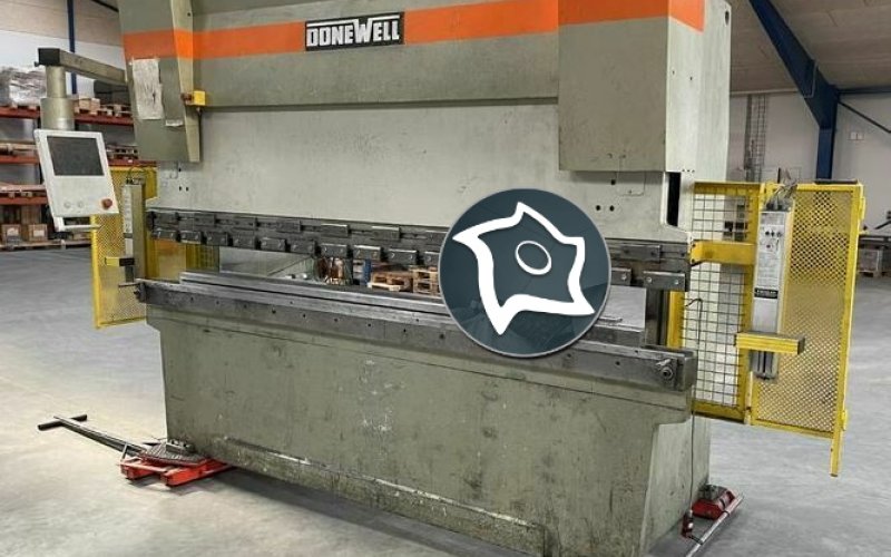 Листогибочный гидравлический пресс с ЧПУ DONEWELL 3050 x 80 to