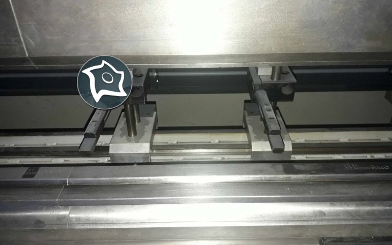 Листогибочный гидравлический пресс с ЧПУ Omag PHB8026