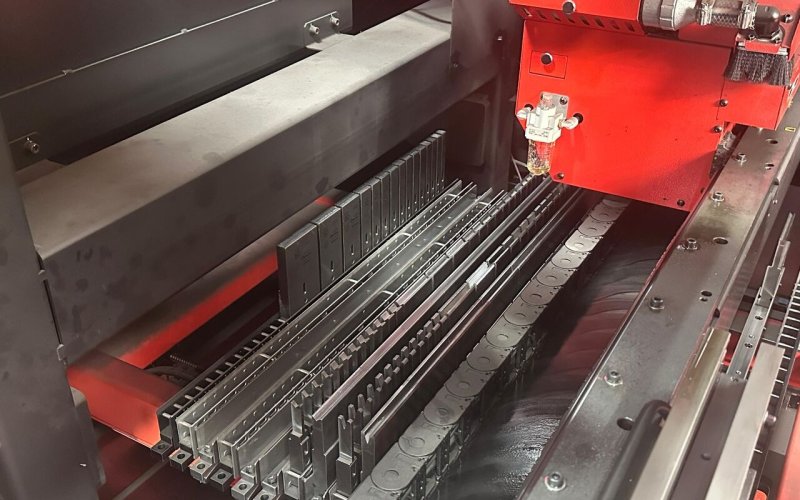 Листозгинальний прес Amada HG 1003 ATC ARs