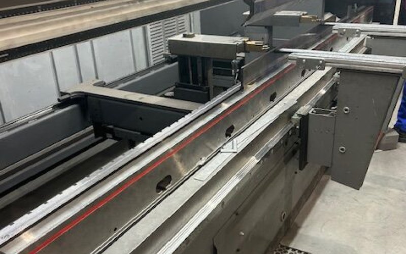 Листозгинальний прес преміум-класу Bystronic Xpert Pro 320/4100