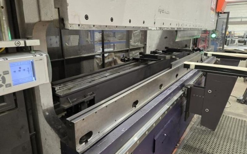 Листогибочный пресс с ЧПУ BYSTRONIC XPERT 250 тонн x 4000 мм