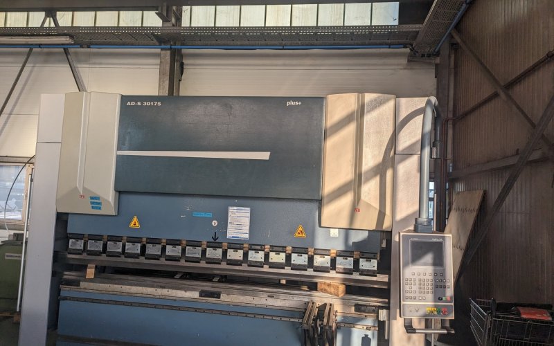 Листозгинальний прес з ЧПУ HESSE AD-S 30175