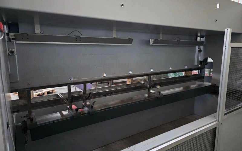 Листозгинальний прес Safan CNC-LK