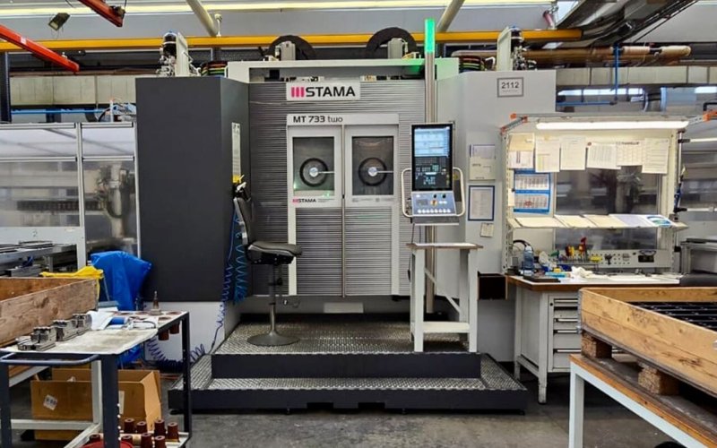 Многофункциональный обрабатывающий центр с ЧПУ Stama MT 733 two