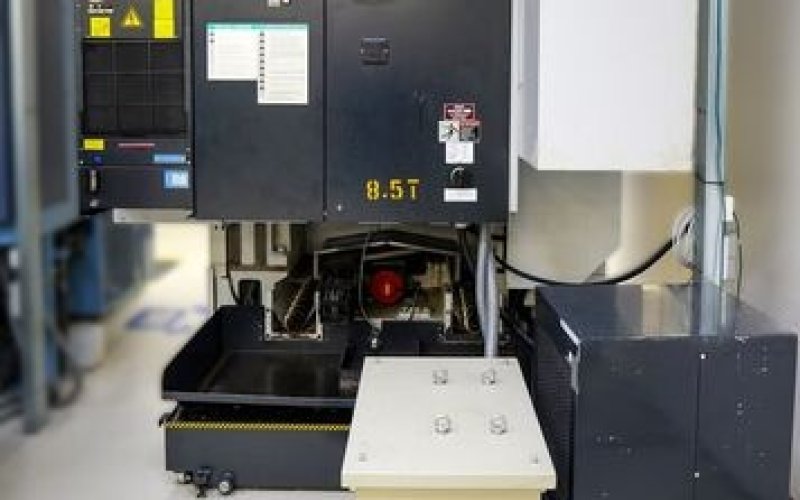 Обробний центр OKK VP 400