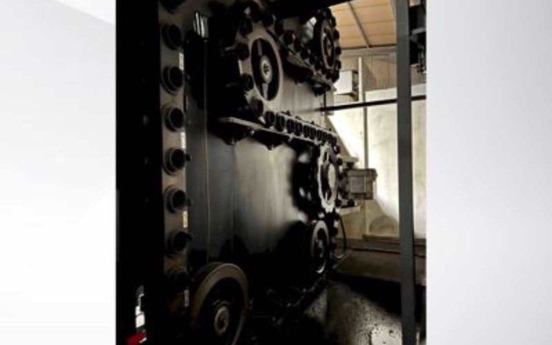 Обрабатывающий центр с ЧПУ Mazak FH 8000 