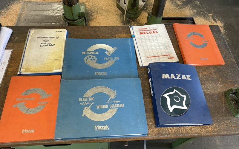 Обробний центр із ЧПК вертикальний Mazak V 10