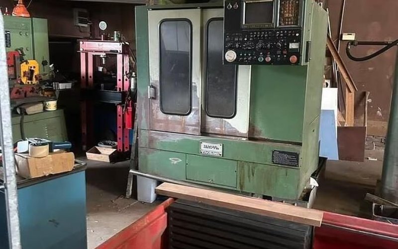 Обрабатывающий центр Takisawa MAC-V1E