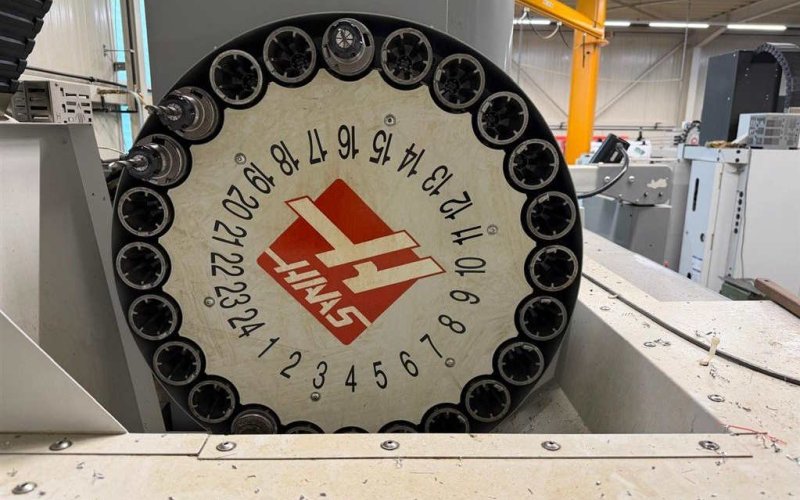 Обрабатывающий центр - Вертикальный HAAS VF-2SSHE