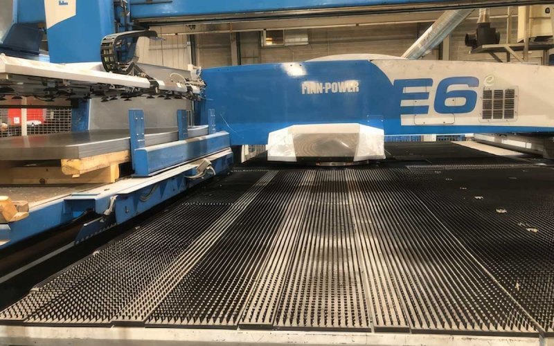 Револьверний координатно-пробивний прес Finn-Power FINN POWER E6
