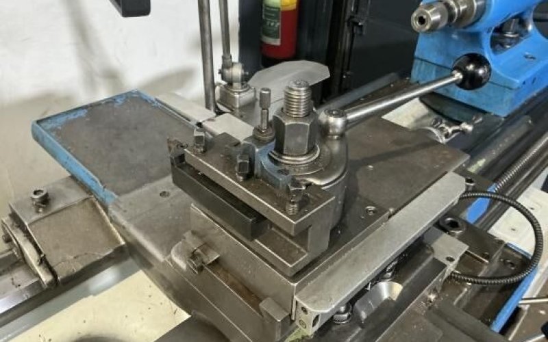 Токарно-гвинторізний верстат з ручним керуванням VDF V3 1500 metal lathe