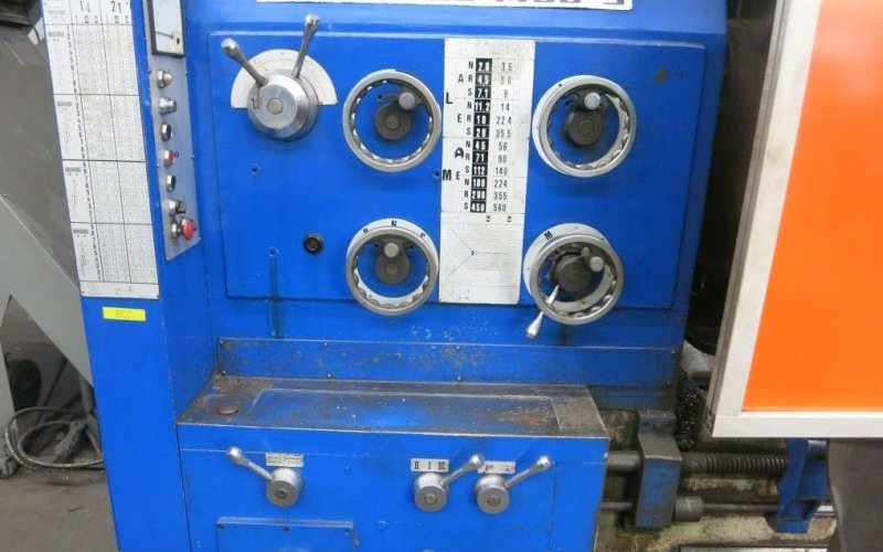 Токарный станок GEMINIS GE 1400 S с ходовым и подающим винтом