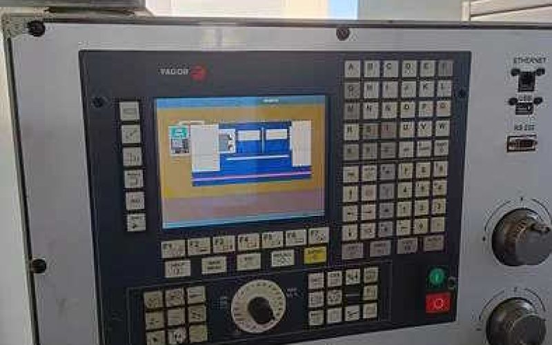 Токарний верстат з ЧПУ PINACHO SE 325 x 2000 x 80