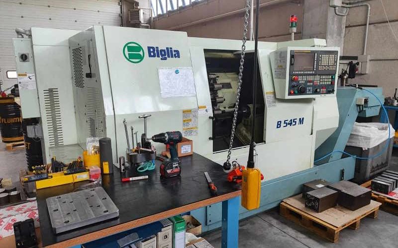 Токарный станок с ЧПУ с приводными инструментами Biglia B545M