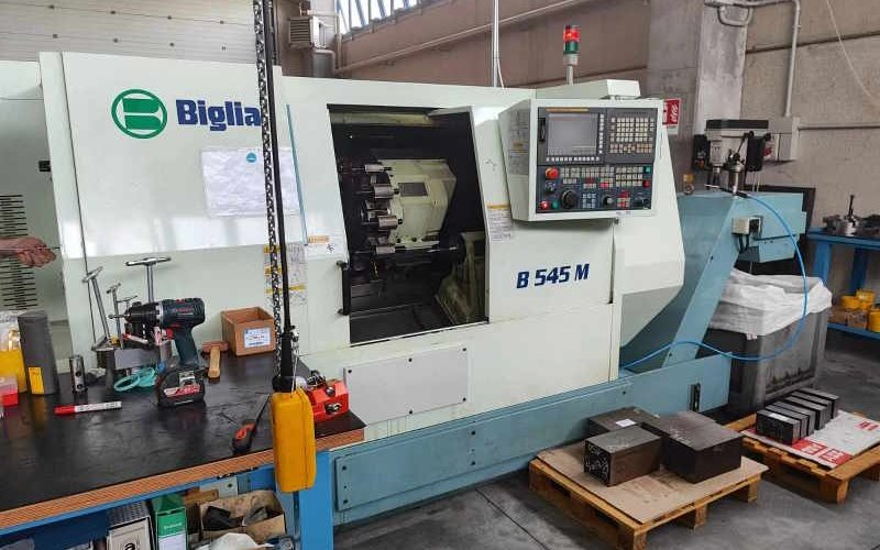 Токарный станок с ЧПУ с приводными инструментами Biglia B545M