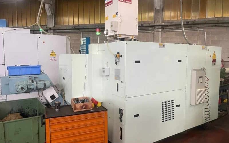 Токарний верстат з ЧПУ з пристроєм подачі прутка Biglia B501S