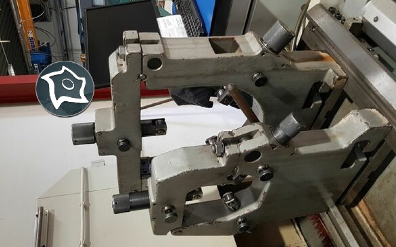 Токарний верстат із циклічним керуванням Monforts KNC 8 / 3000