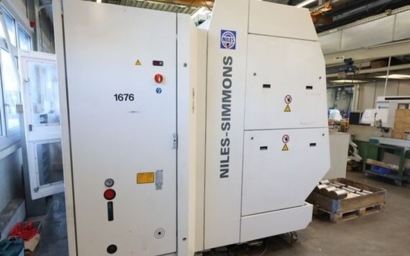 Токарний верстат із похилою станиною NILES-SIMMONS N20-2 MC