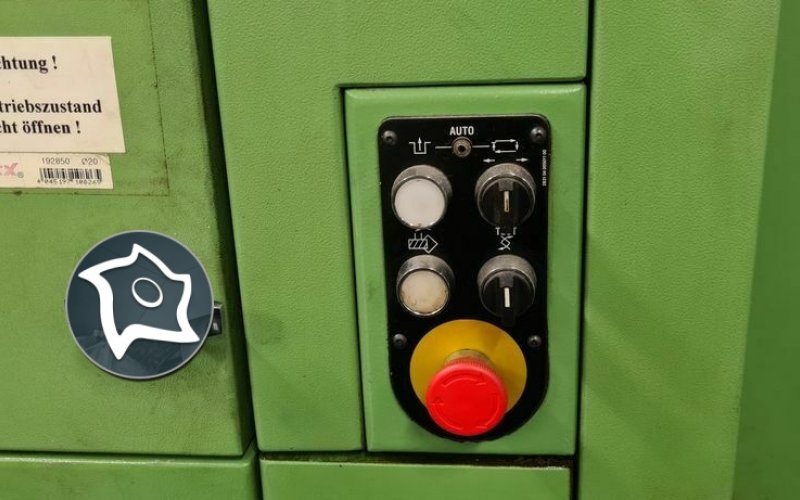 Універсально-фрезерний верстат з ЧПУ Deckel FP 4 AT