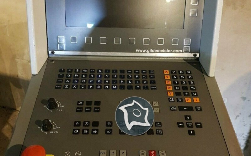Вертикально-фрезерный станок с ЧПУ Deckel Maho DMC 63 V
