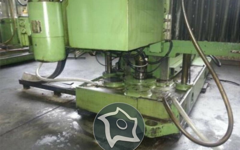 Універсально-фрезерний верстат з ЧПУ MAHO MH-C 900