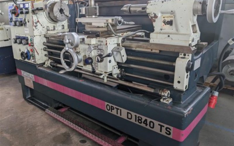 Універсальний токарний верстат з ручним керуванням OPTIMUM Opti D 1840 TS