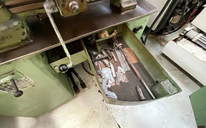 Универсальный токарный станок SCHAUBLIN 102-80