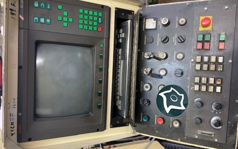 Вертикально-фрезерный станок с ЧПУ AXA VSC-3M