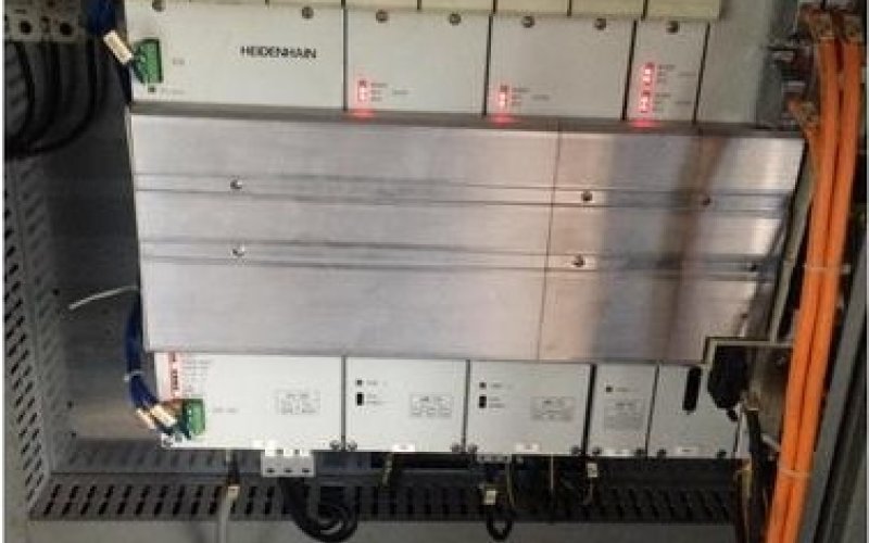 Вертикально-фрезерний верстат з ЧПУ Deckel Maho DMU 80 E