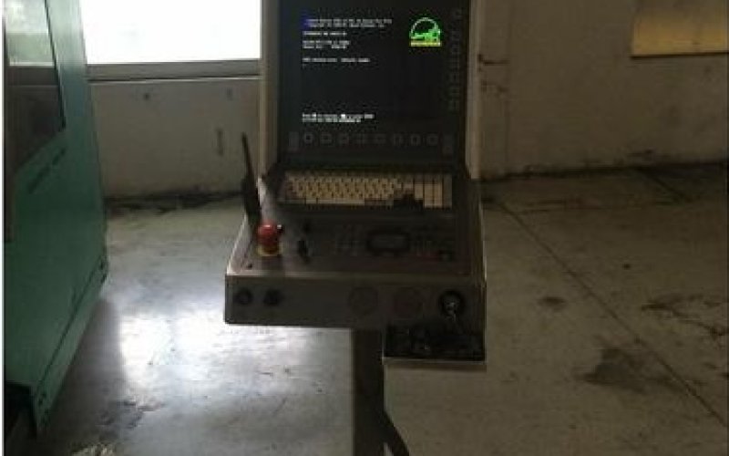Вертикально-фрезерний верстат з ЧПУ Deckel Maho DMU 80 E