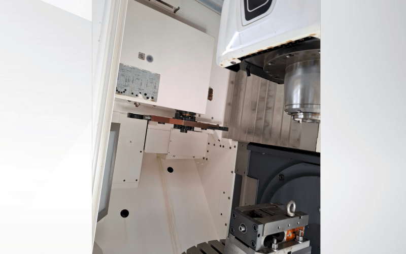 Вертикально-фрезерний верстат з ЧПУ DMG MORI CMX 50 U