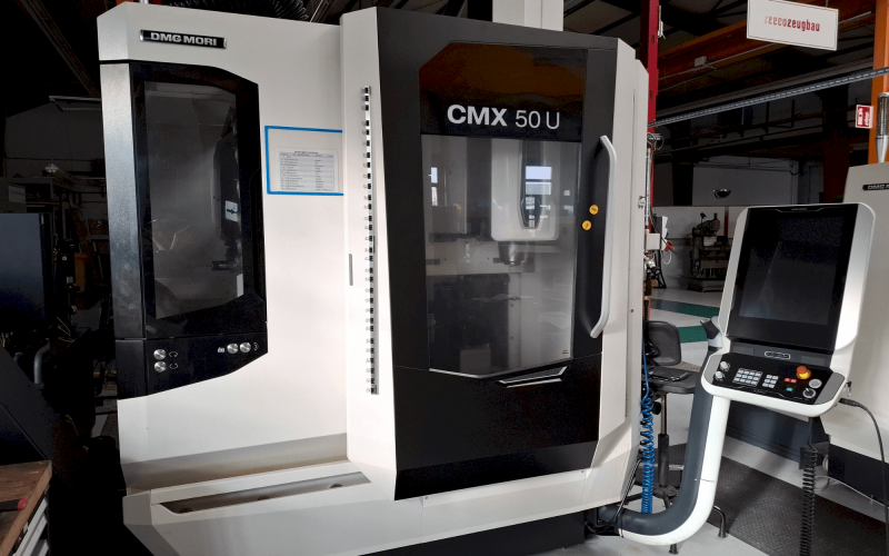 Вертикально-фрезерний верстат з ЧПУ DMG MORI CMX 50 U