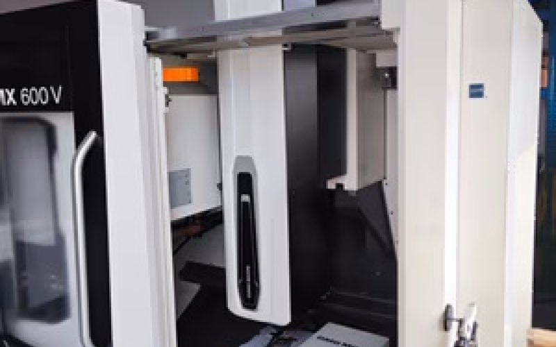Вертикально-фрезерний верстат з ЧПУ DMG Mori CMX 600 V