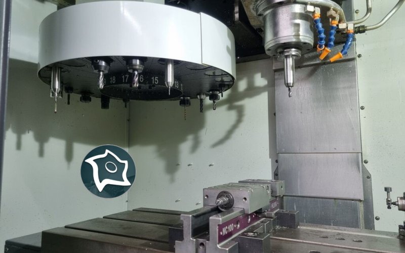 Вертикально-фрезерный станок с ЧПУ Haas Mini Mill 2