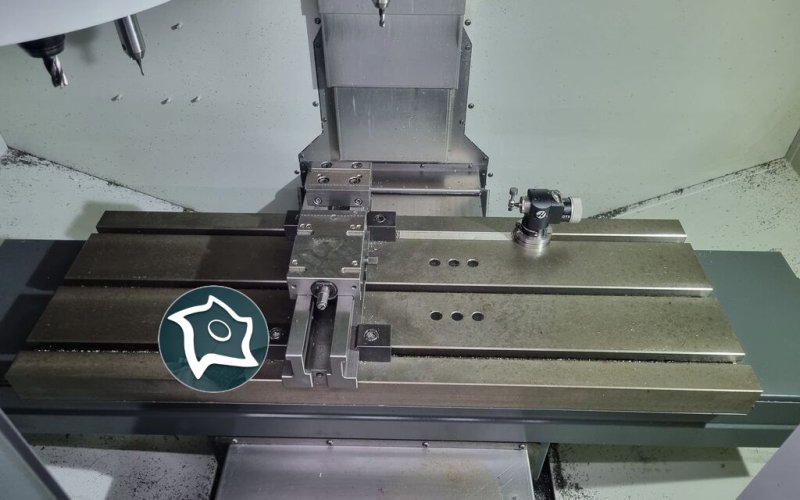 Вертикально-фрезерный станок с ЧПУ Haas Mini Mill 2